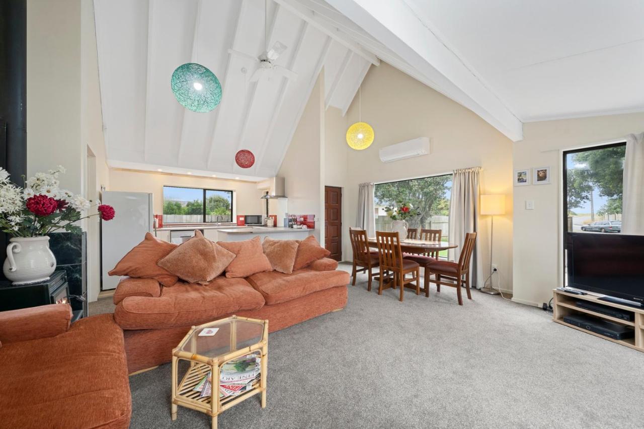 Wharerata - Otaki Beach Holiday Home 外观 照片