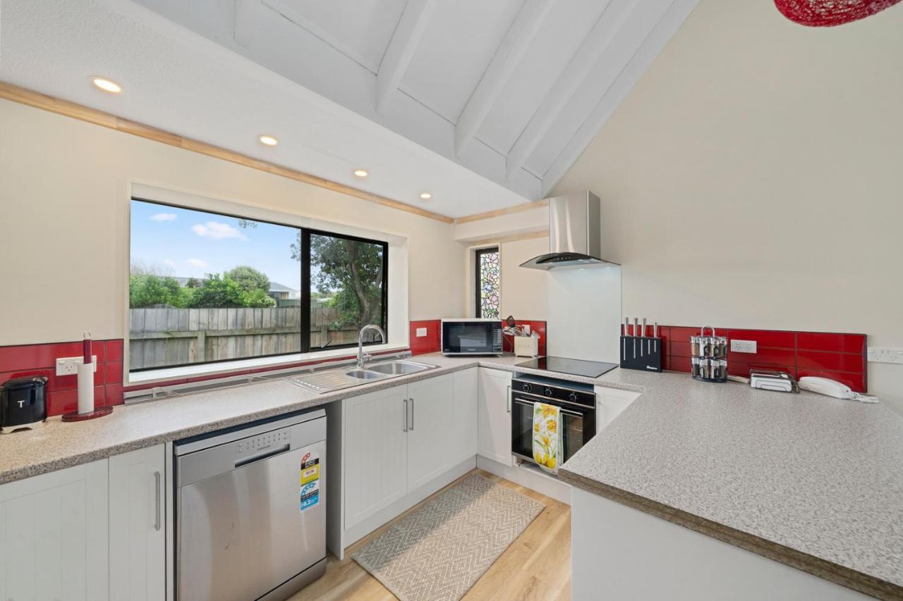 Wharerata - Otaki Beach Holiday Home 外观 照片